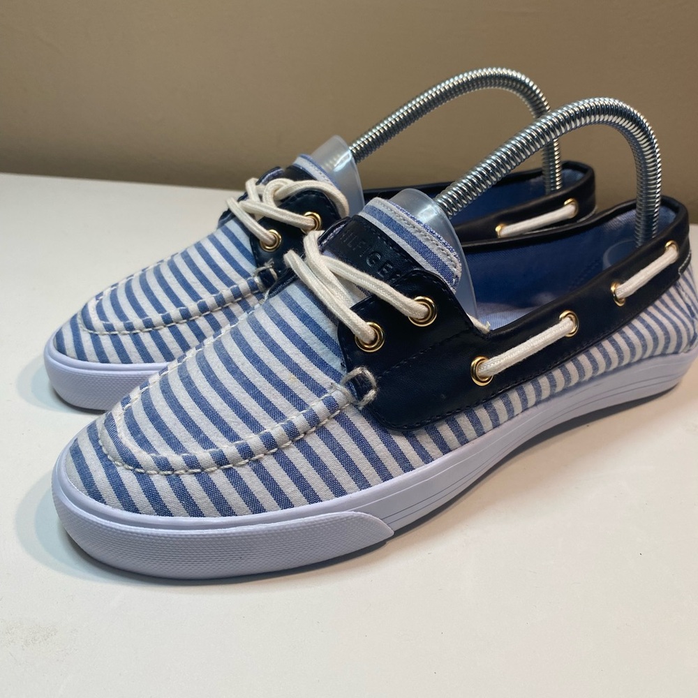 🔥 TOMMY HILFIGER BLUE WHITE STRIPPED BOAT SHOE MEN’S SZ 7.5 WOMEN SZ 9 UNISEX - Picture 2 of 8